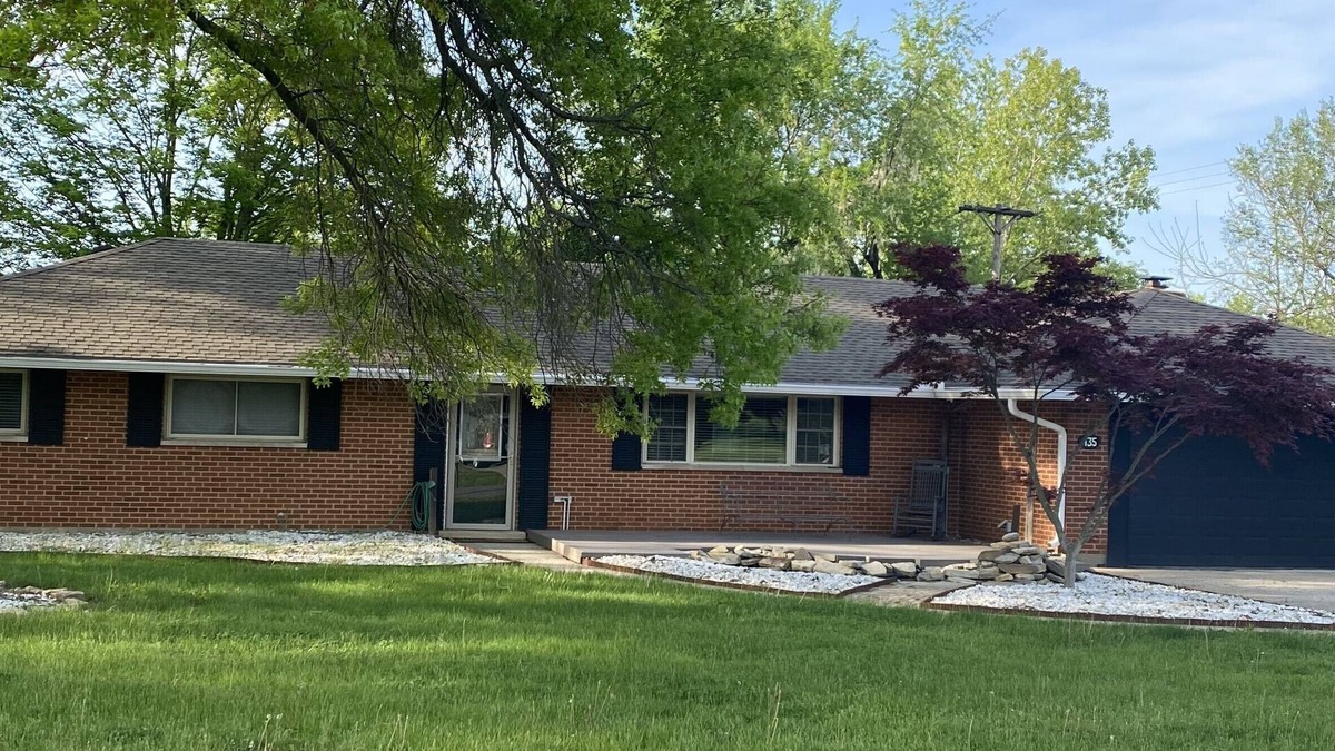 Centerville House | Grandma & Papaw's Hideaway Centerville OH 5 Beds