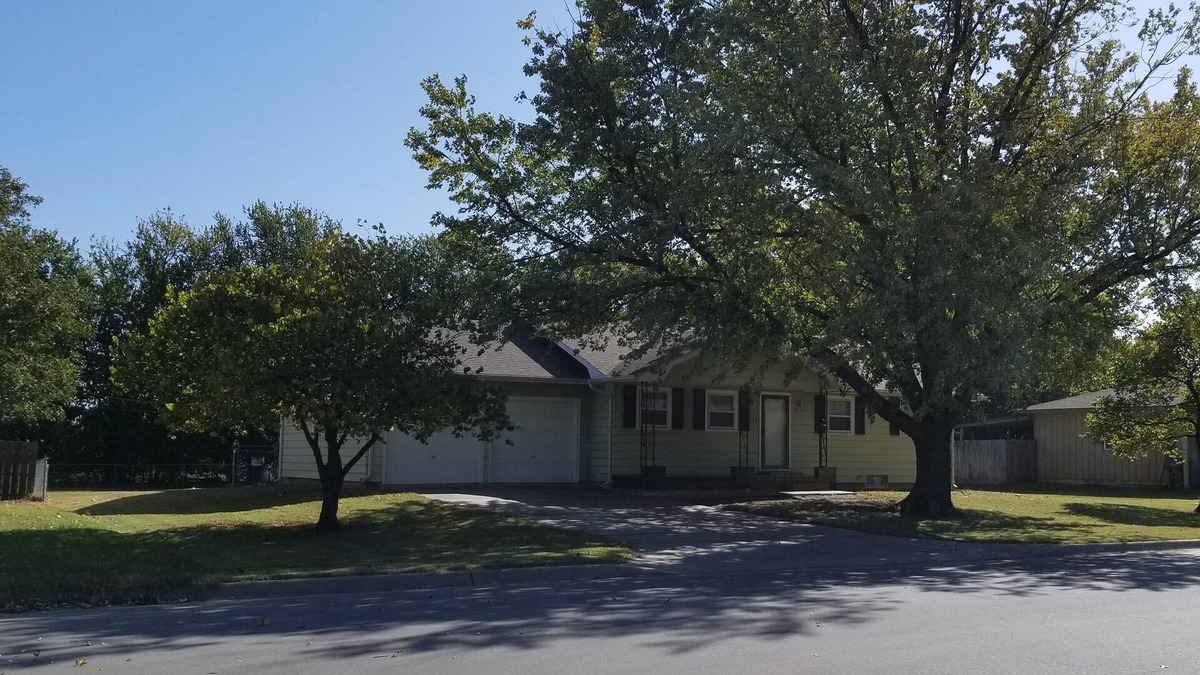 Goddard House | Grandma's house in the heart of Goddard