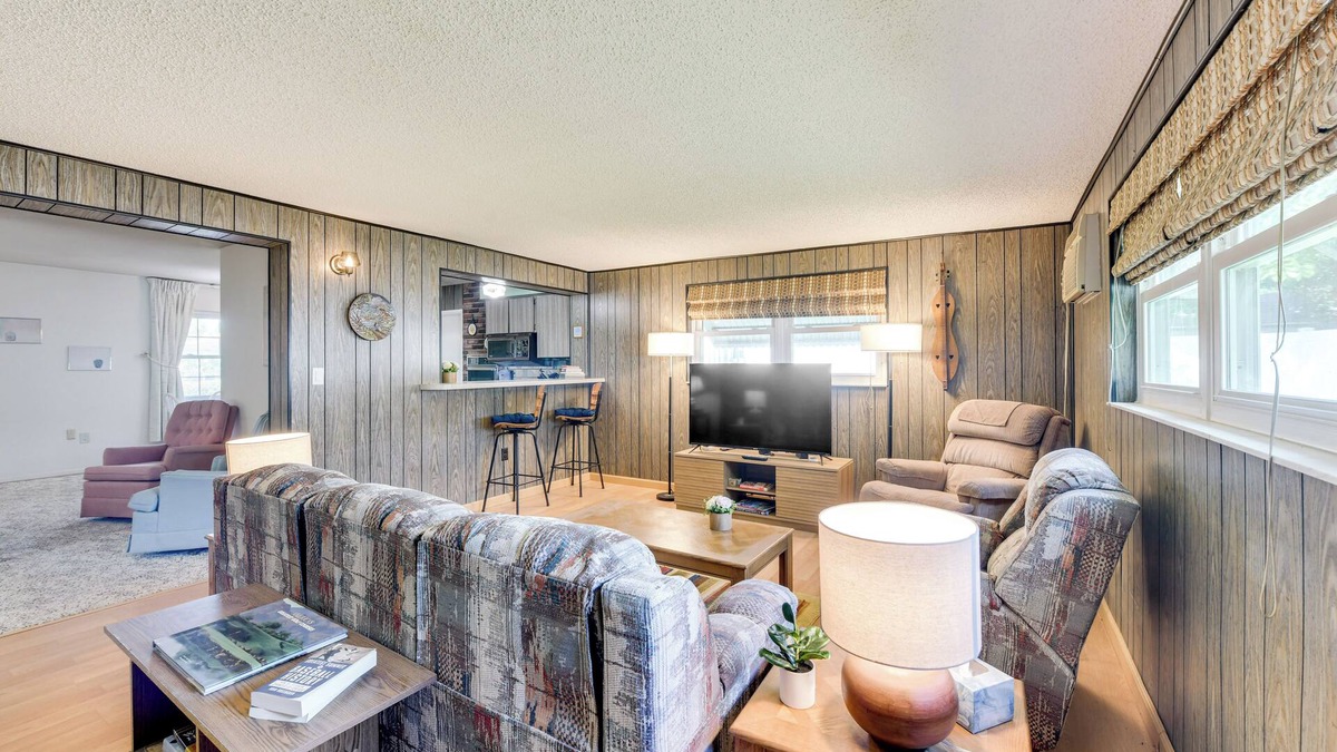 Pinellas Park House | 'Grandpa Dave’s Vintage Getaway' in Pinellas Park!