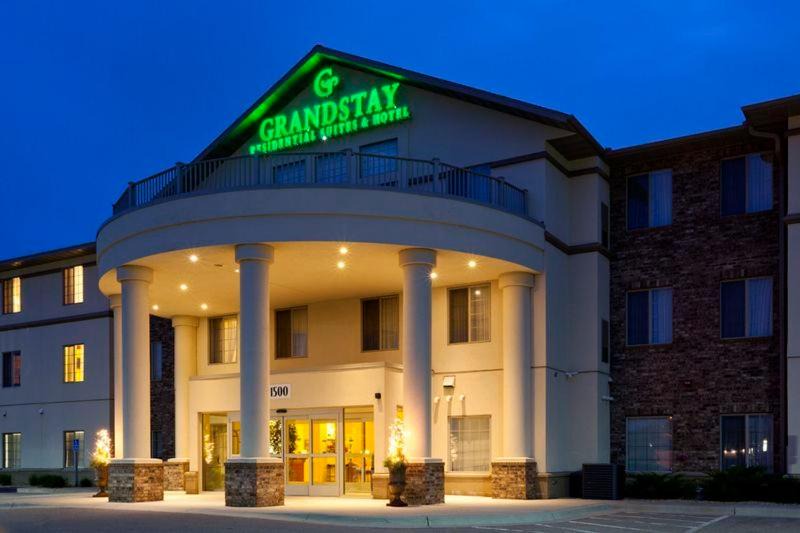 Faribault Hotel | GrandStay Residential Suites Hotel Faribault