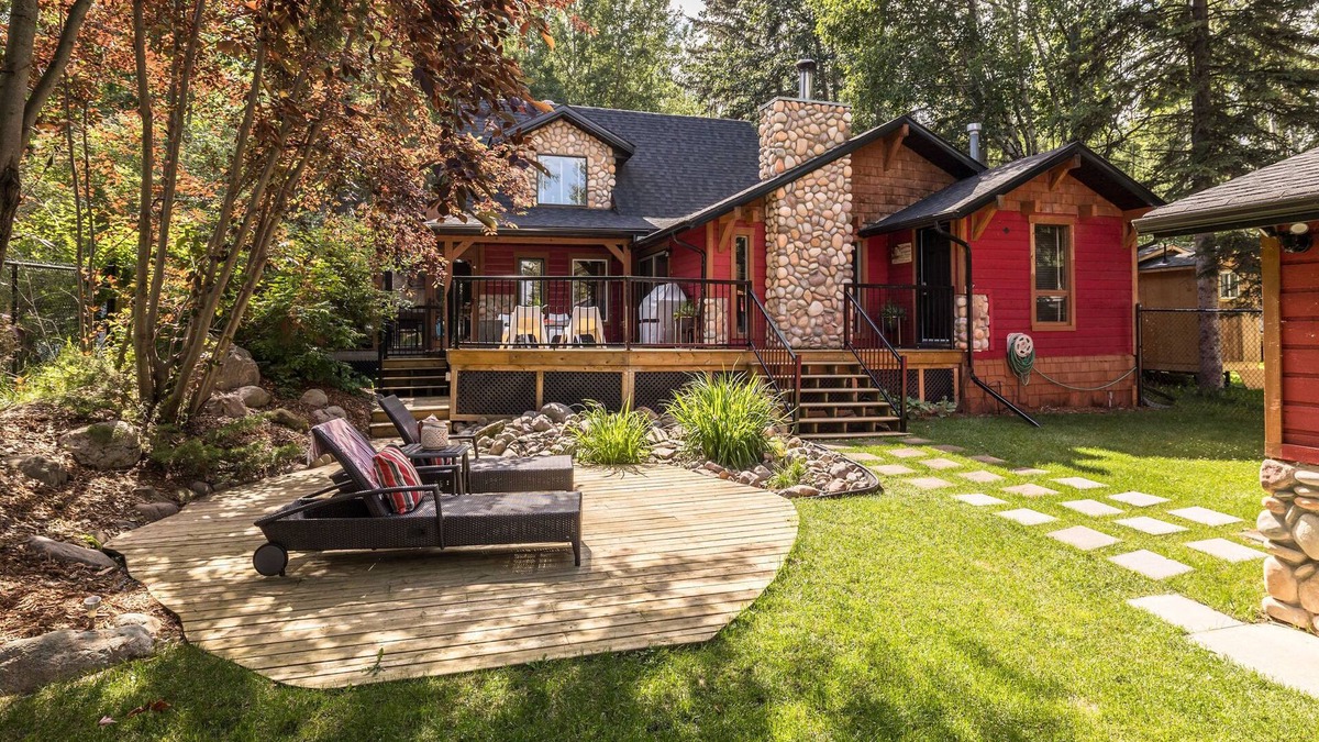 Westerose Cabin | Grandview Getaway-Lake Access-Firepit-Loft