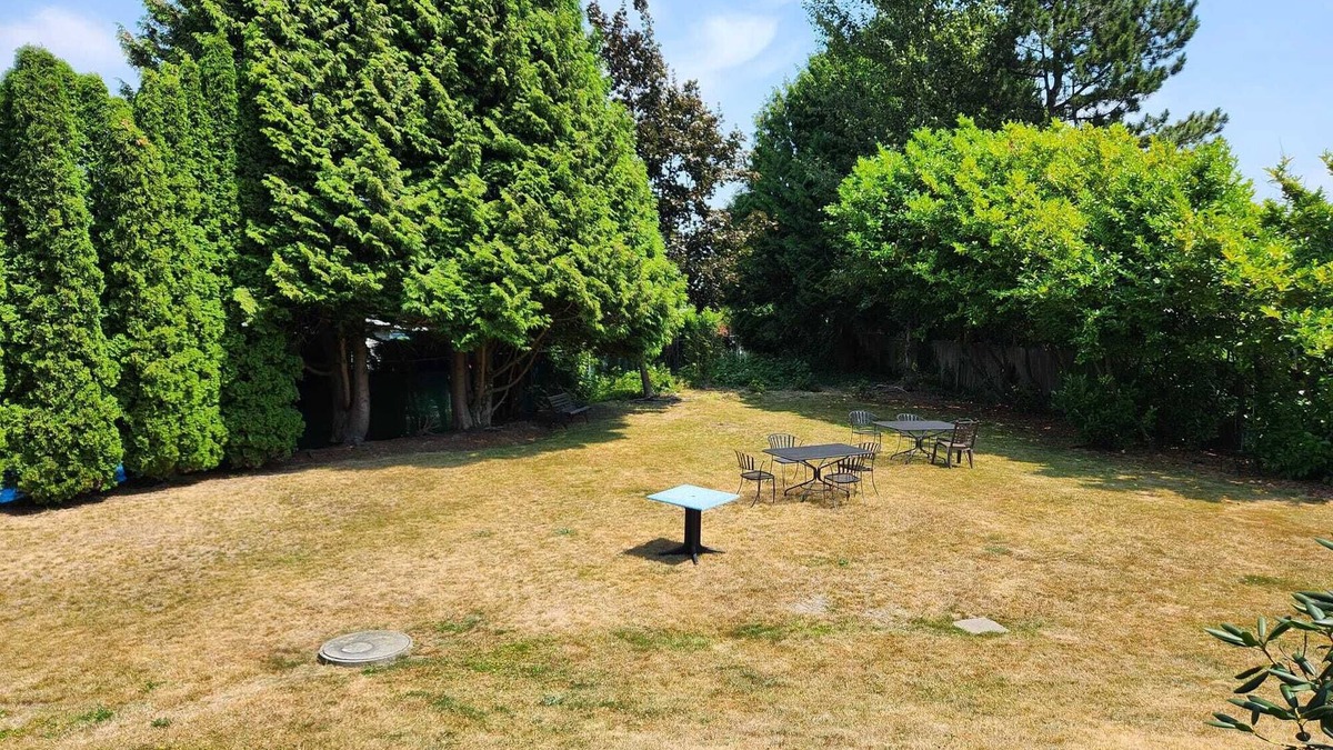 Surrey Hotel | Grandview Inn
