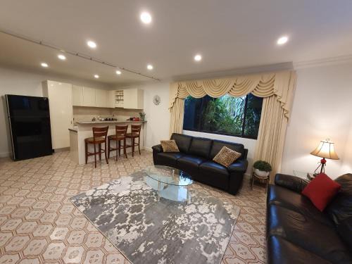 Glenroy Apartment | Grandview Melbourne Executive 2BR Apartment