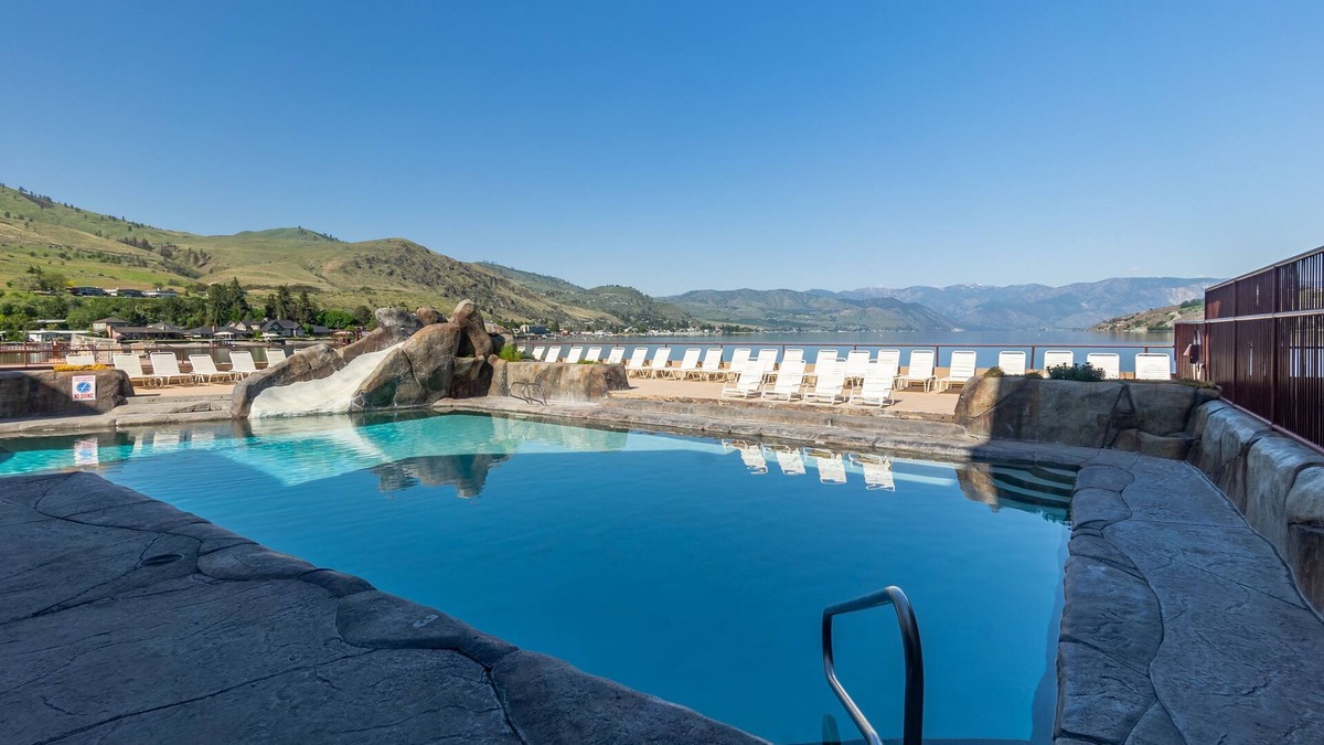Chelan Condo | Grandview River View 645! Luxury Waterfront condo, sleeps up to 6!
