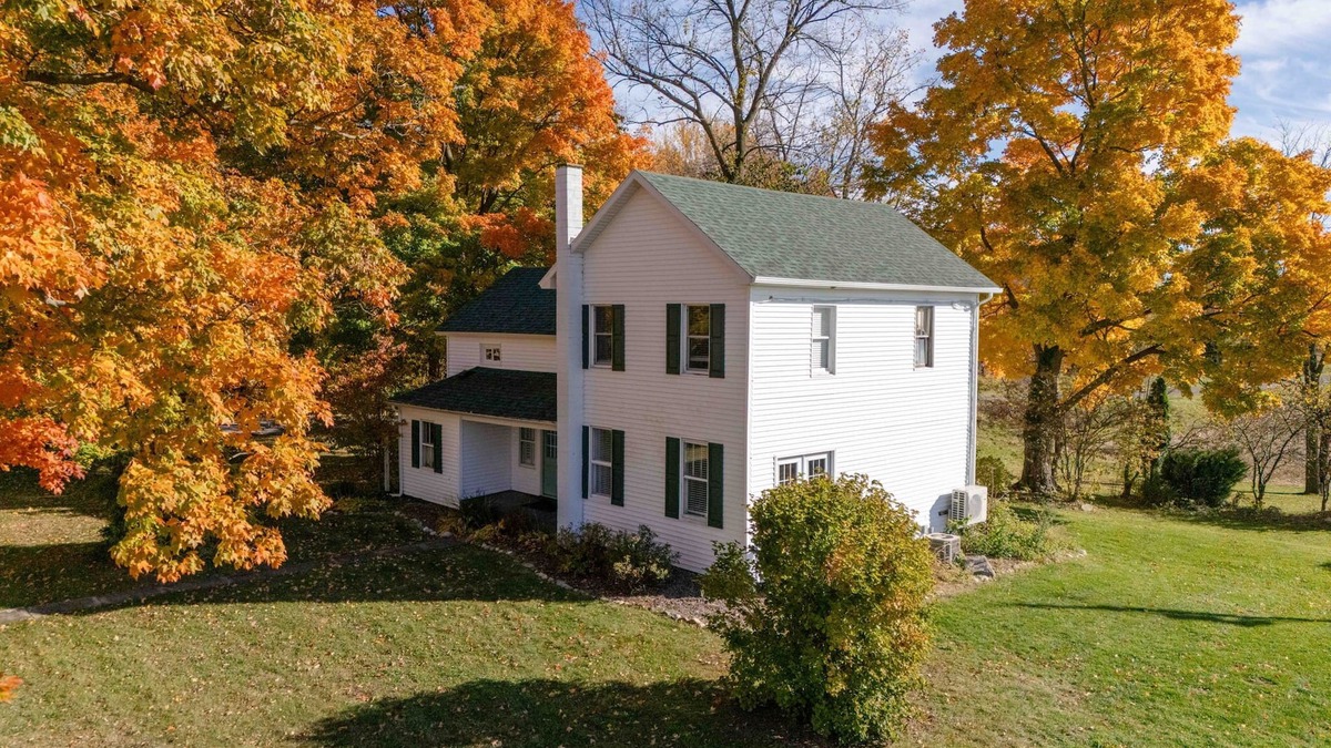 Buchanan Other | Grange Hill Farmhouse - unwind in wine country, 15 minutes from Lake Michigan