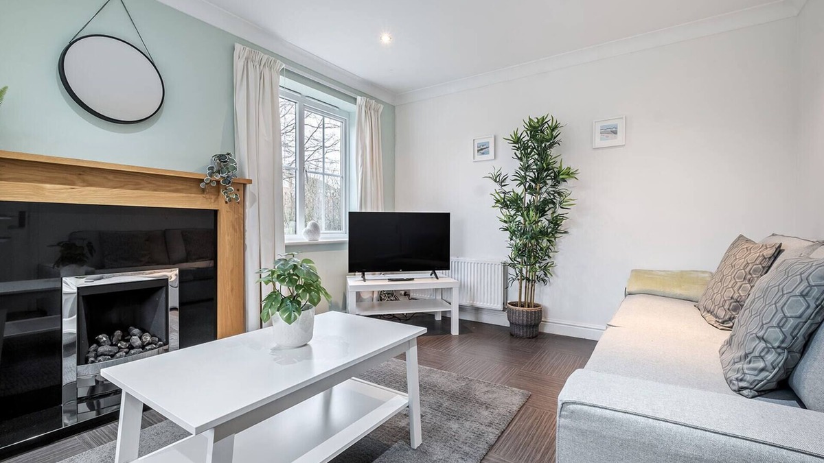 Milton Malsor House | Grange House by Our Home Short Stays