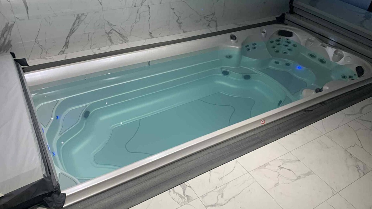 Chavelot House | Grange&Lodge apartment, sauna and swim spa