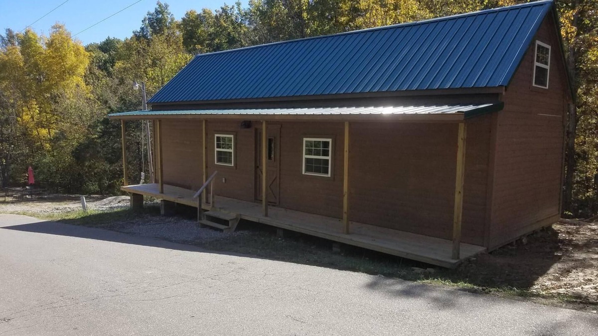Corinth Cabin | Granna's Place: Rustic Charm & Comfort for Large Groups