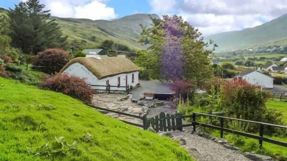 Ardara Cottage | GRANNY KATE'S, character holiday cottage in Ardara, County Donegal