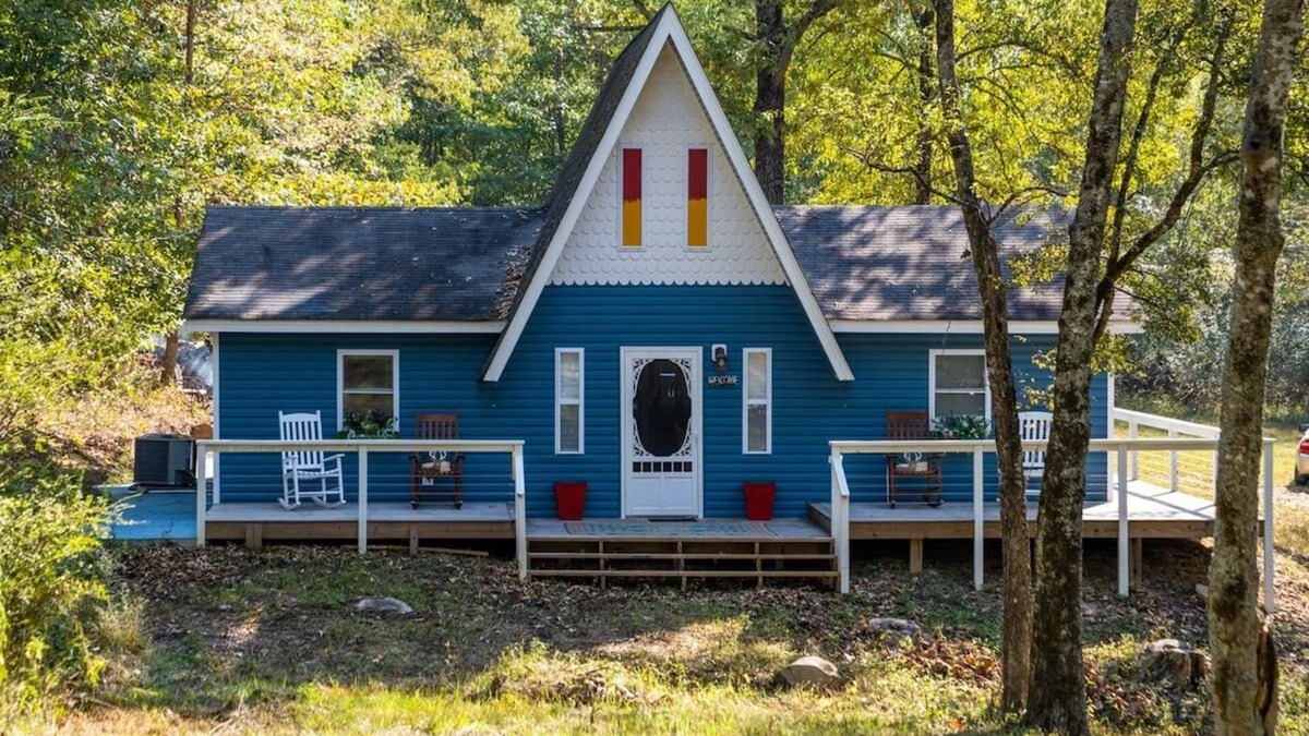 Bismarck Cottage | Granny's Hidden Cottage by Lake DeGray, AR