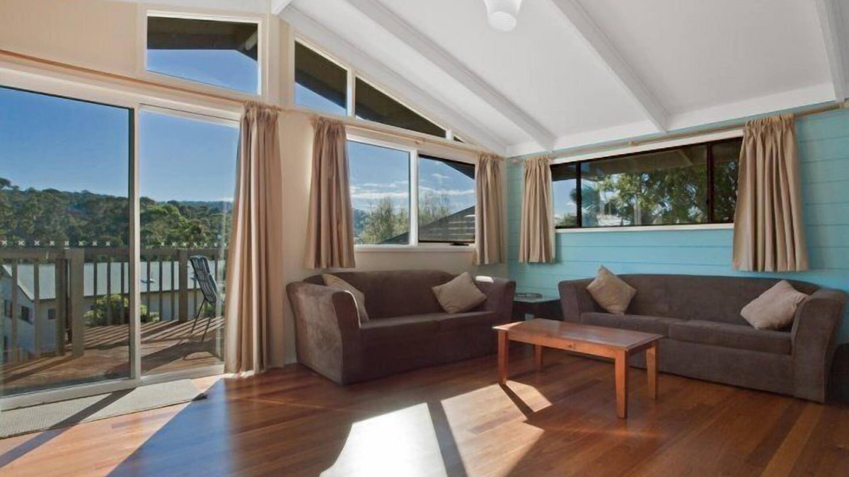 Merimbula Cabin | Grantys - 4 bedroom pet friendly house