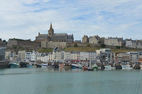 Granville Apartment | Granville plage normandie mont saint Michel