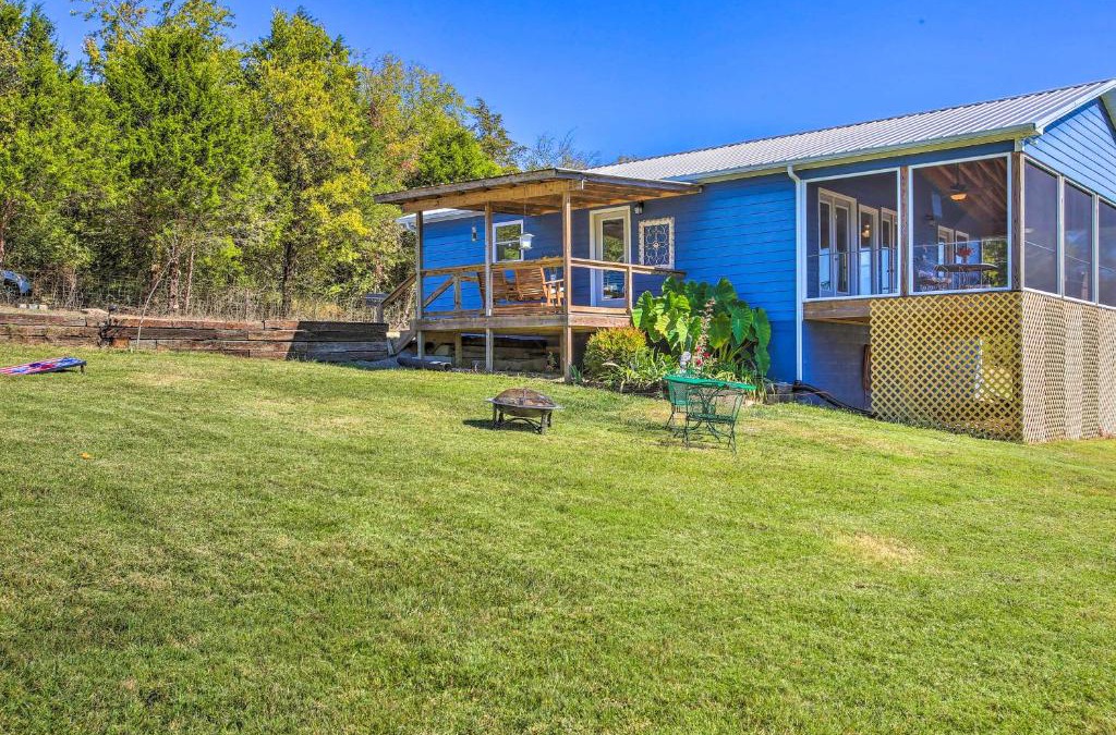 Granville House | Granvilles Blue Cottage Porch and River View!