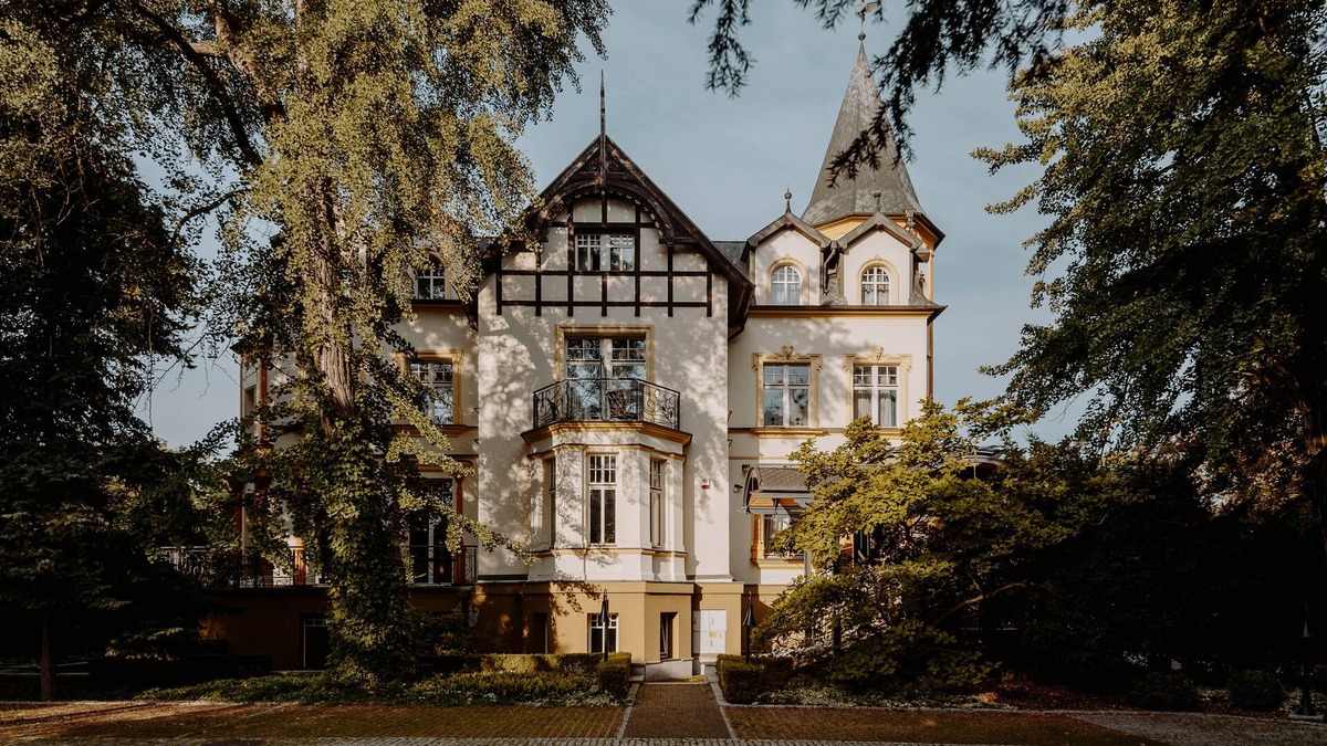 Srodmiescie Hotel | Grape Hotel