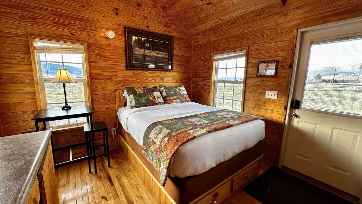 Livingston Cabin | Grass Hopper Cabin (Cabin #4)