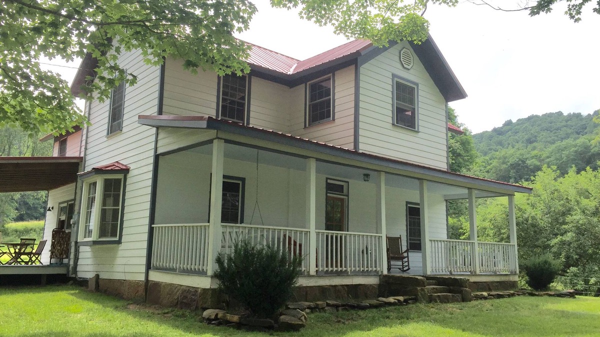 Meadow Bluff House | Grassy Meadows Estate located on 125 acres in the Appalachian Mountains