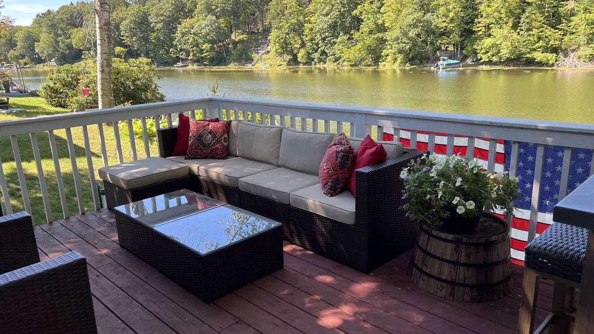 Maryland House | Grassy Waters- Charming cottage on Goodyear Lake, fire pit