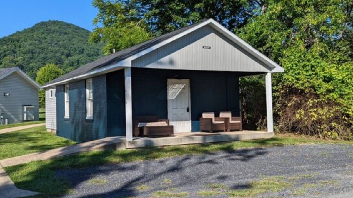 Milroy Cabin | Grassy Willows Cabin - Hartman Center