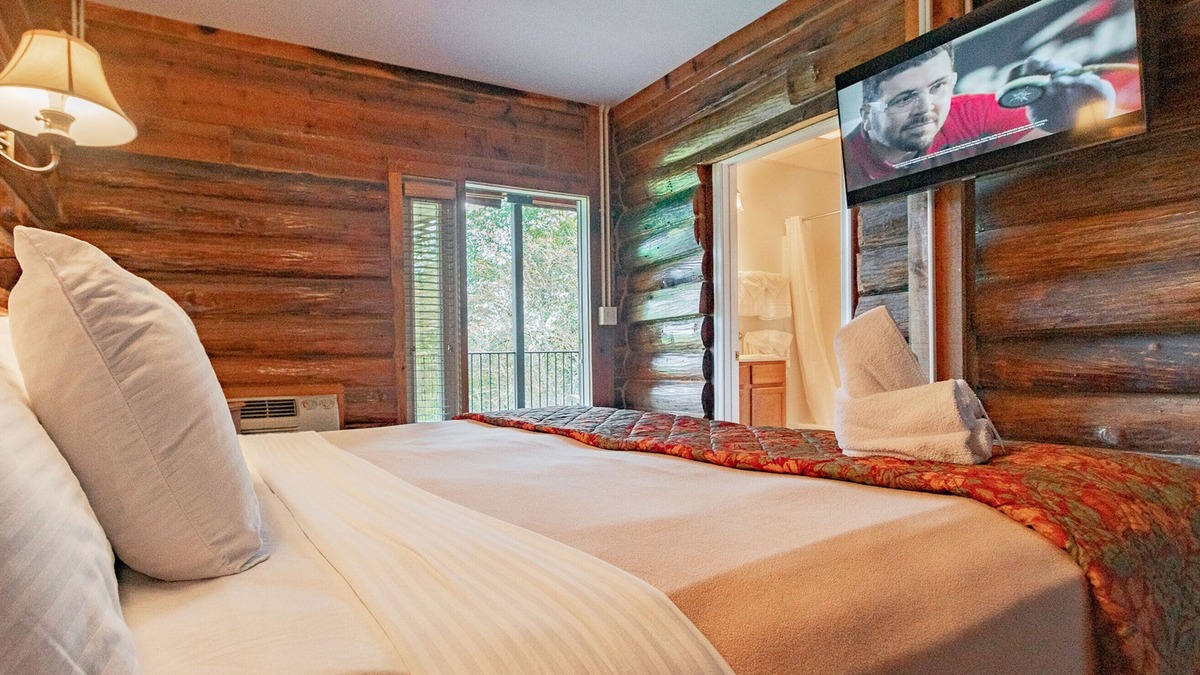 Syria Cabin | Graves Mountain Farm & Lodges