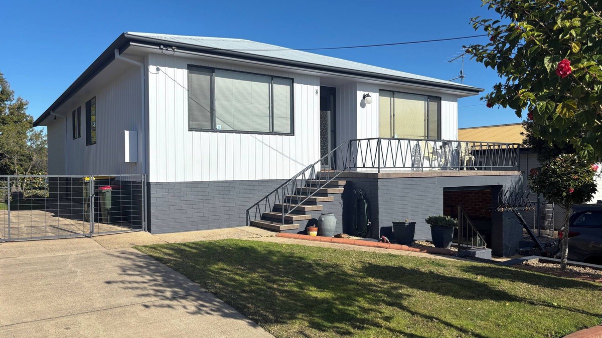 Batehaven House | Gravity Stayz - 5min ride to the Mogo Trails and beautiful beaches