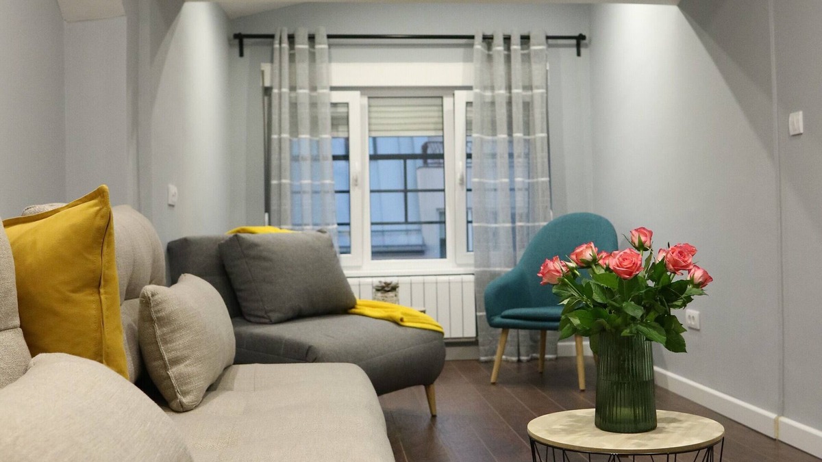 Vozdovac Apartment | Gray Cloud of Sky Point Apartments