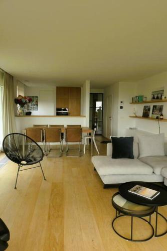 Oostduinkerke-Bad Apartment | Gray d'Albion 001
