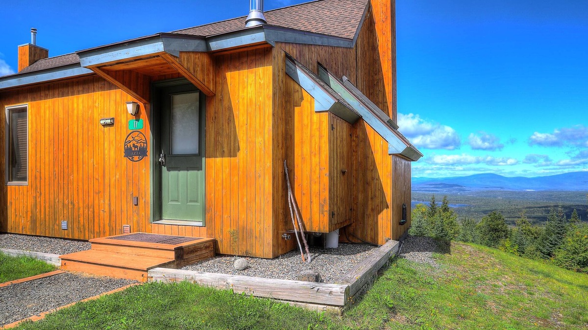Rangeley Condo | Gray Fox 17 - Wonderful 3 bedroom ski in/ski out condo at Saddleback!
