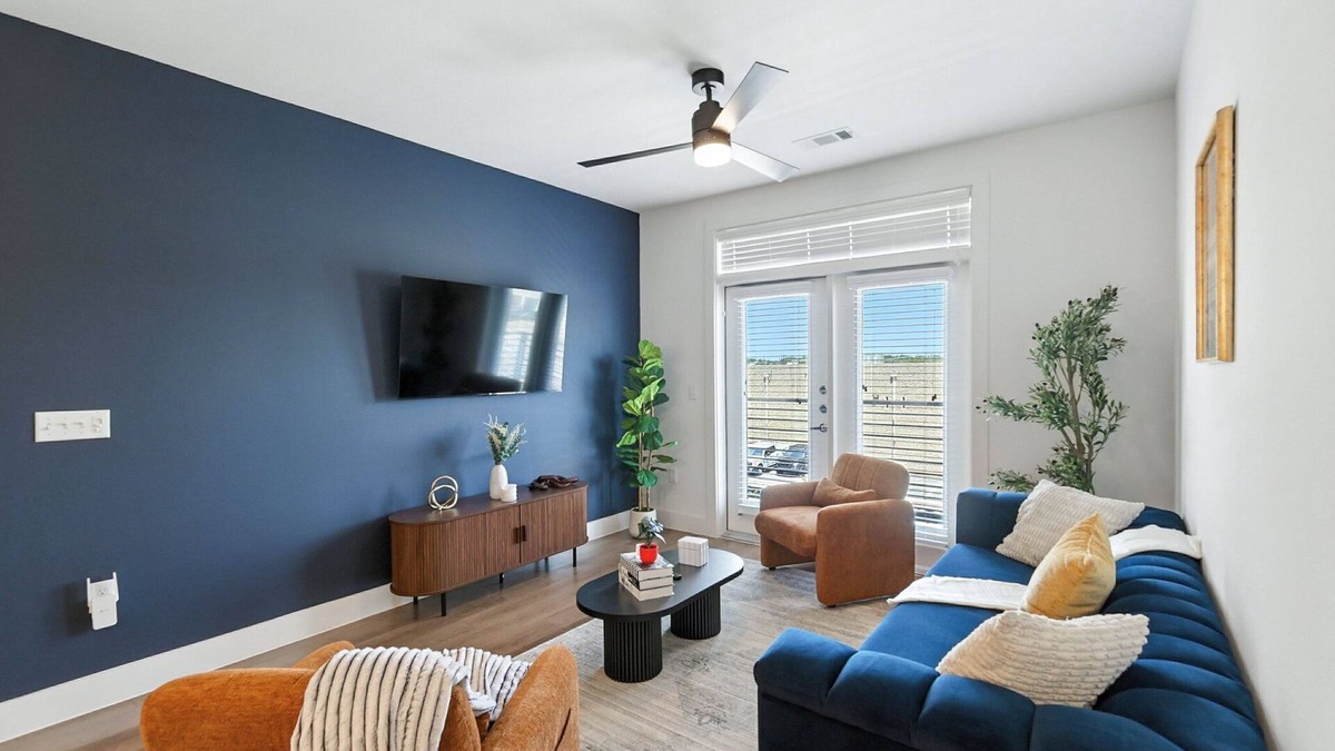 Fort Worth Condo | Grayson 13043 Luxury Living DT Fort Worth 2B2B