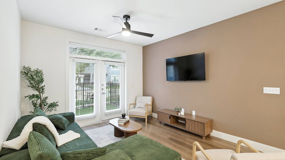 Fort Worth Condo | Grayson 13068 Luxury Living DT Fort Worth 2B2B