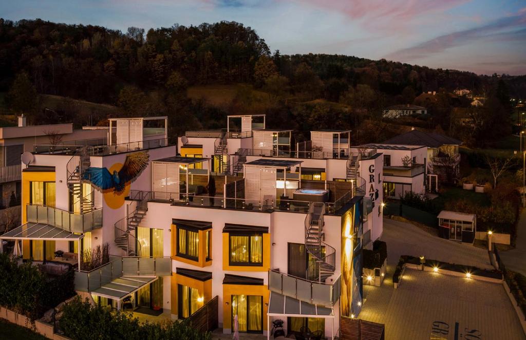 Graz Apartment | Graziös Luxusapartments mit Dachterrasse oder Garten, kostenlose Parkplätze, E-Tankstelle