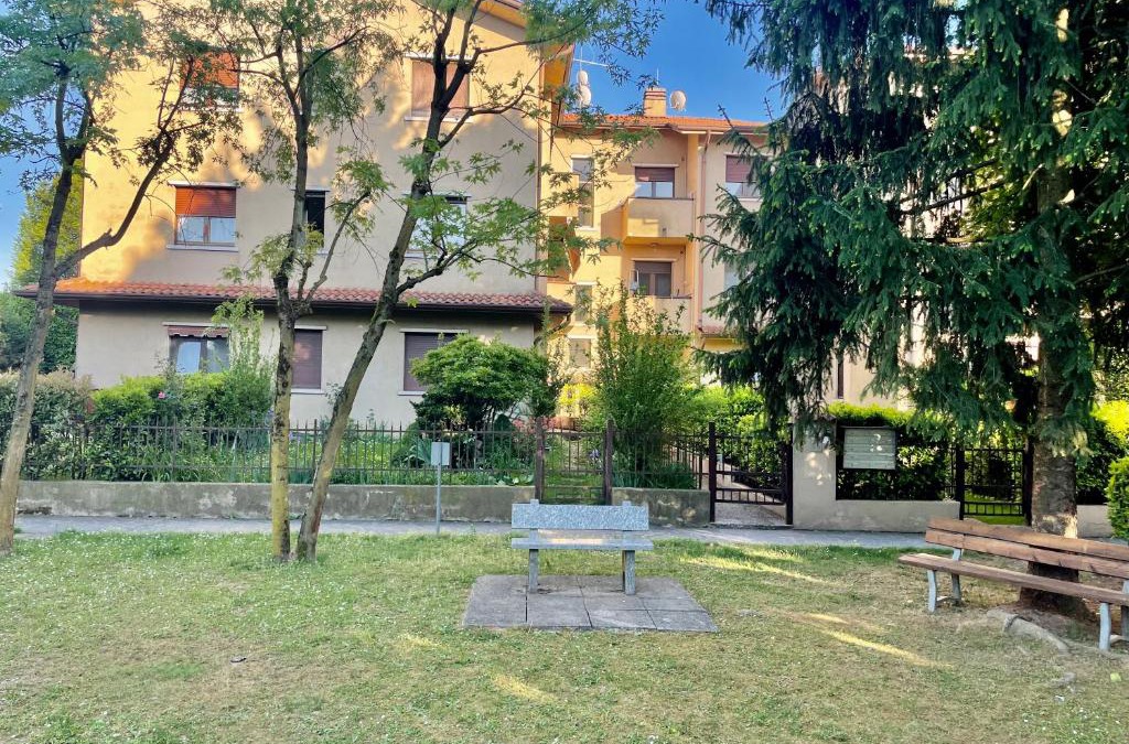 Lesmo Apartment | Grazioso appartamento in residence a due passi dal parco di Monza con posto auto