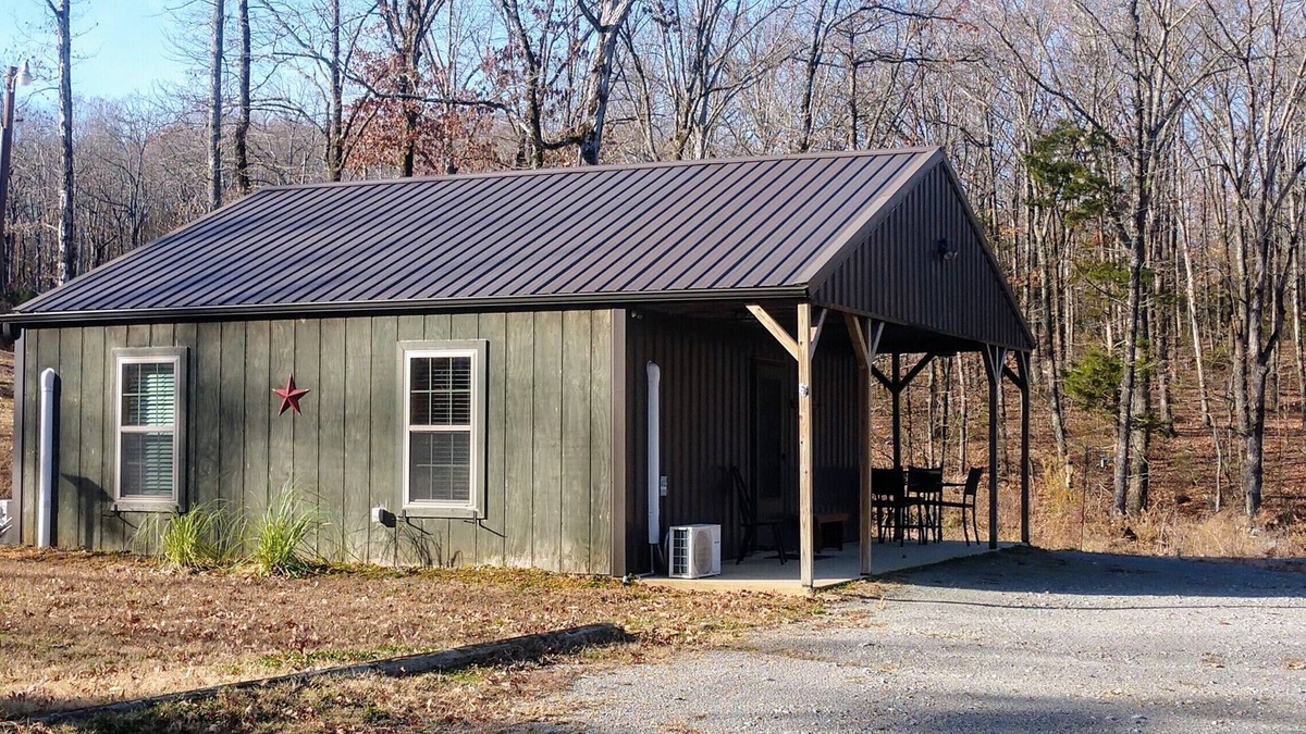 Rosie Cabin | Greasy Bend off-road park 5 min.nBatesville speedway 25 min.nBatesville 20 min.