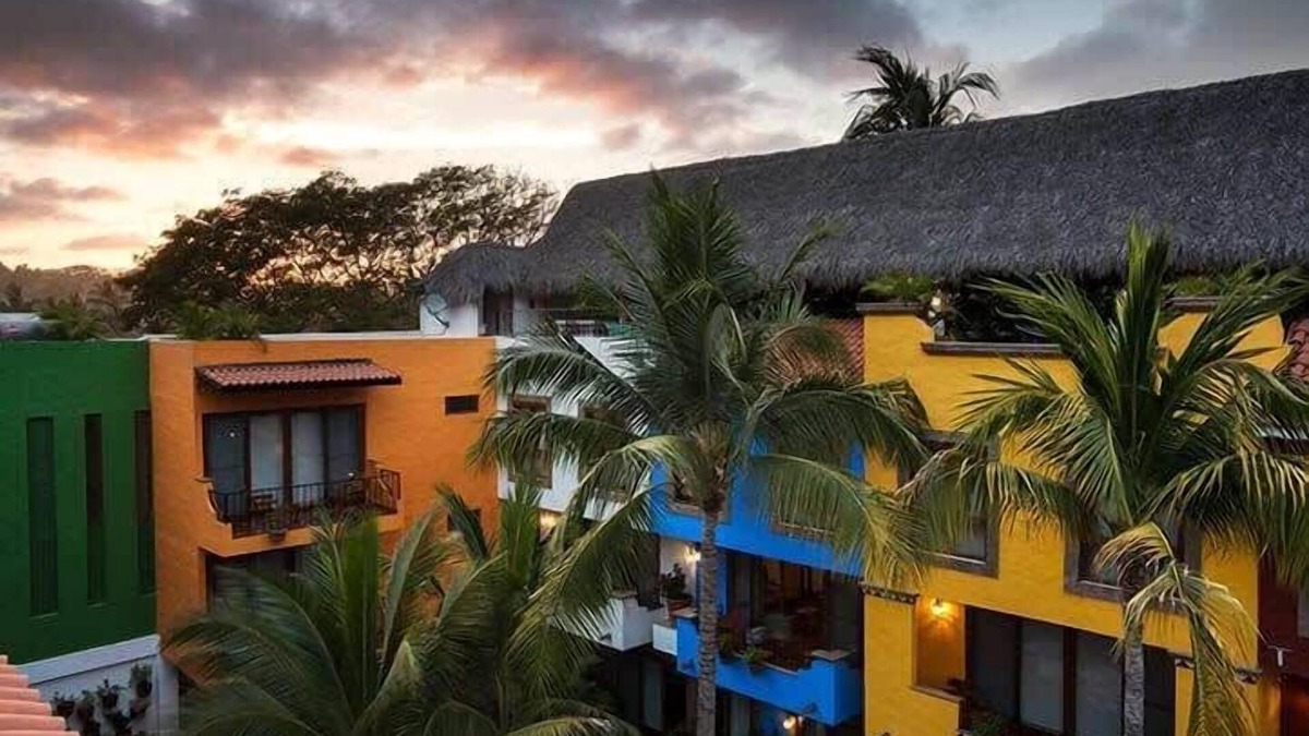 North End Apartment | Great 2BR Master Suite only 2' from Sayulita Beach