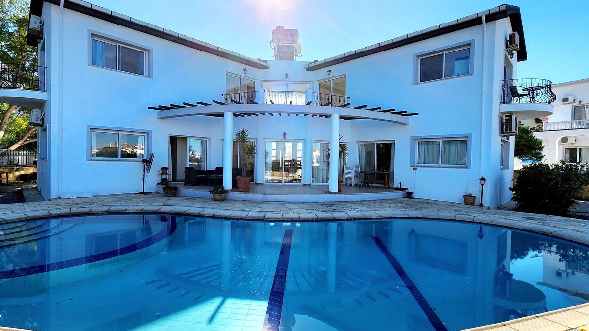 Karavas Villa | Great 4 Bedroom Villa With Views