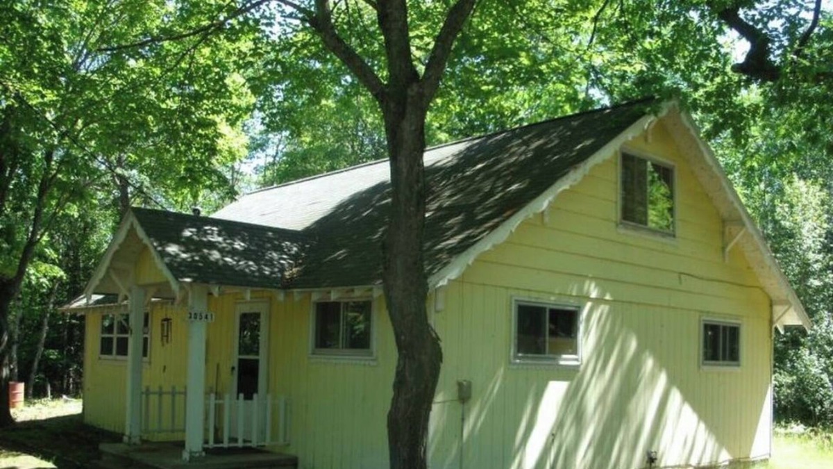 Drummond Cabin | Great all year round cabin. This 3 bedroom 1.5 bath is close to town.