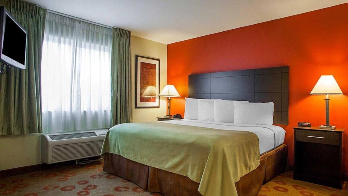 Cedar Falls House | Great Amenities & a Relaxing Ambiance!