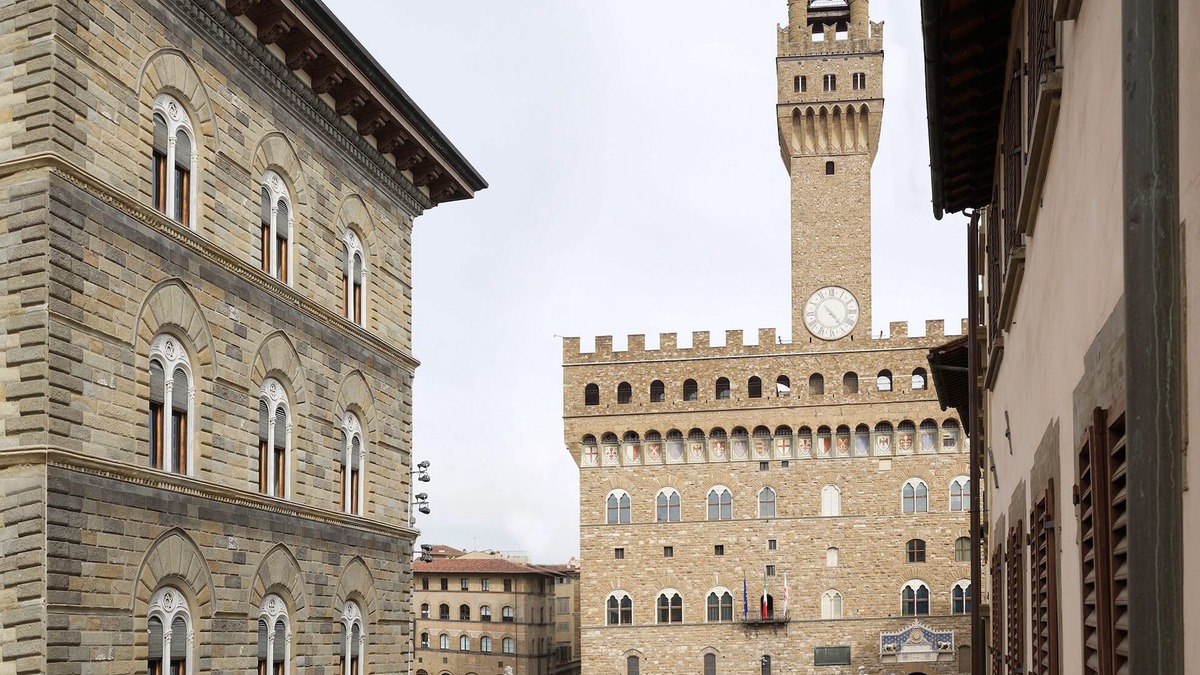 San Giovanni Apartment | Great and panoramic flat situated in the very heart of Florence.