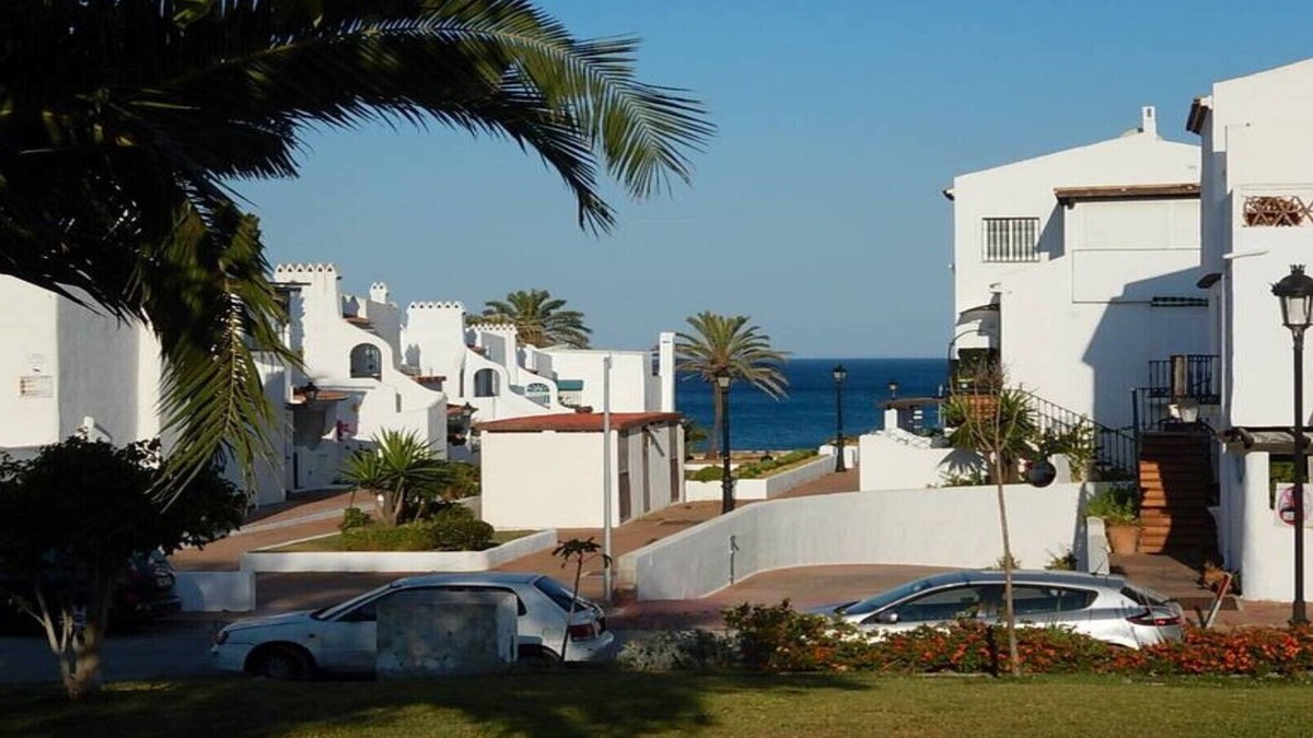 Castillo de Sabinillas Apartment | Great and practical apartment, just a few minutes to the beach !