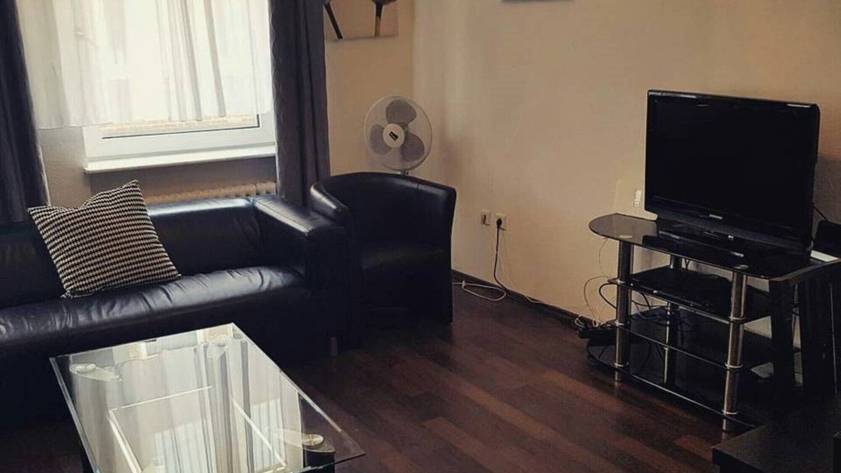 Dusseldorf Old Town Apartment | Great Apartment in GREAT Location!(Neustrasse!)