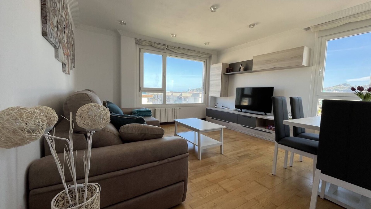 Laredo Apartment | Great apartment in Laredo by La Salvé beach.