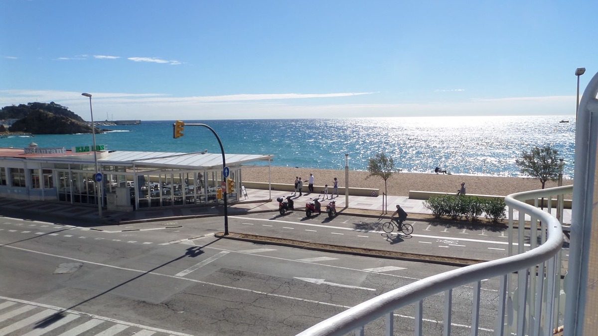 Blanes Apartment | GREAT APARTMENT IN SEA FRONT. BEST POSSIBLE LOCATION IN TOWN.