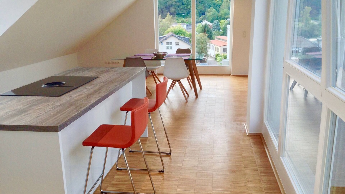 Wachtberg Apartment | Great apartment with a large sun balcony and a view of the Siebengebirge
