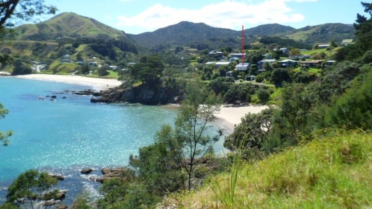 Amodeo Bay House | Great bach above the beach - Driftwood