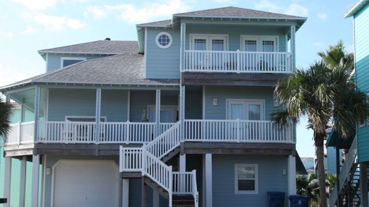 Sand Point House | Great Beach House for family and friends!