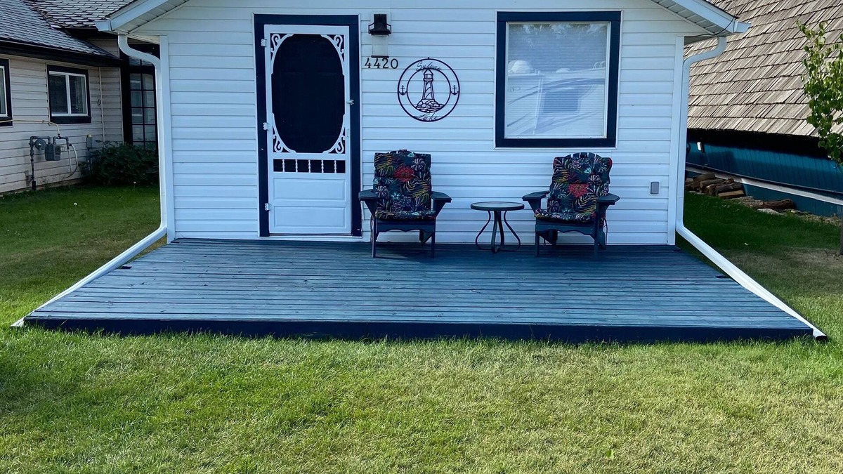 Sylvan Lake Cabin | Great cabin getaway a stones throw from the lake