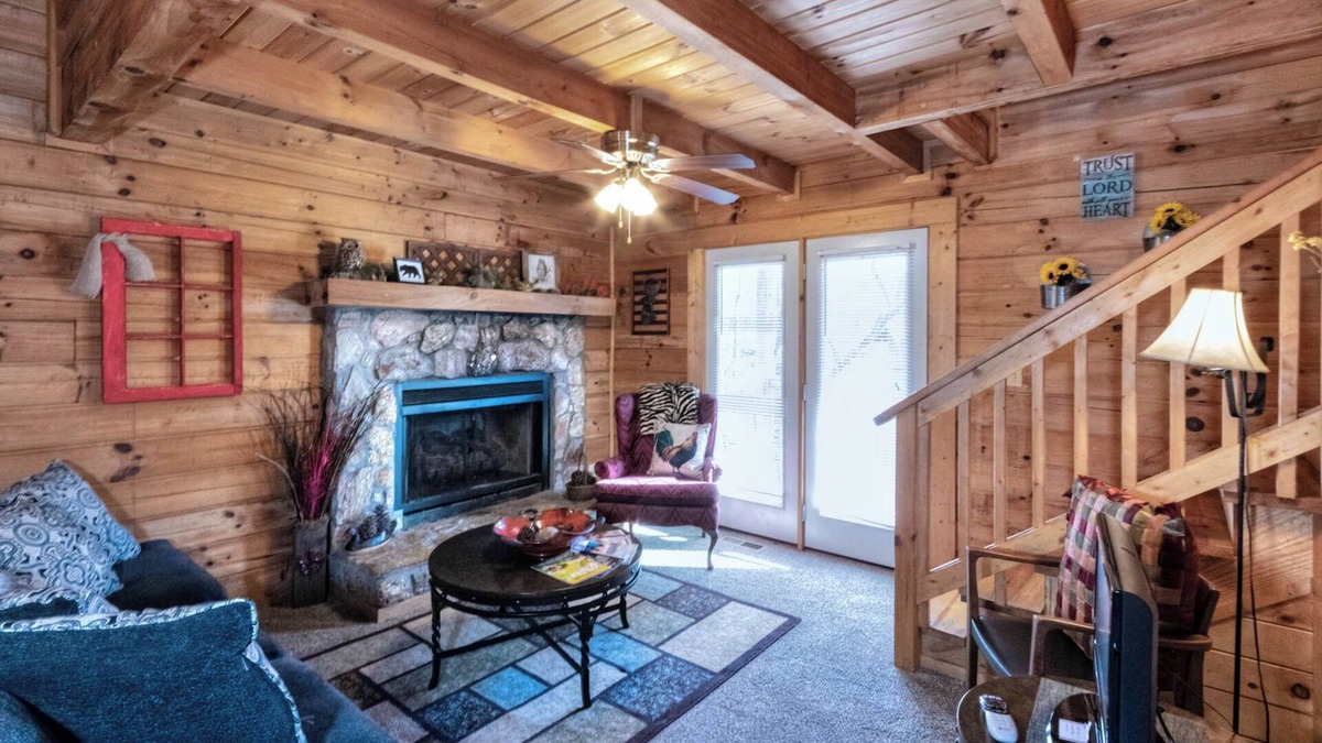Pine Mountain Cabin | Great cabin with a warm and cozy mountain feel