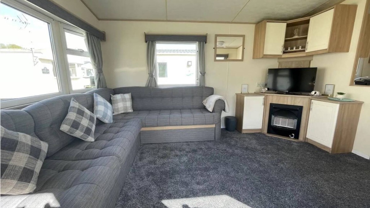 Clacton-on-Sea Cabin | Great caravan with homely feel in Clacton-on-Sea