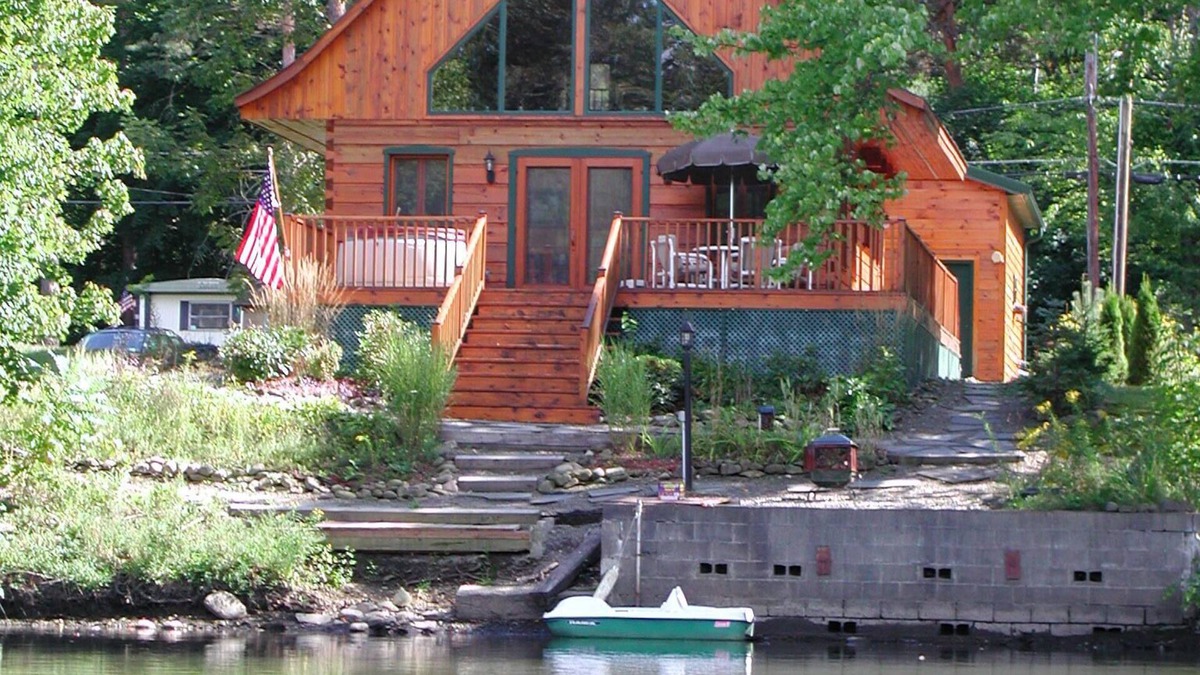 Maryland House | Great Catch Cabin - Exquisite Log Cabin on Goodyear Lake w/hot tub