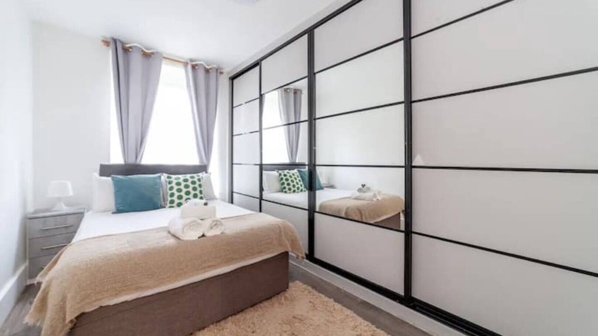 Larkhall Apartment | Great Central Ground floor flat with free parking child friendly vauxhall