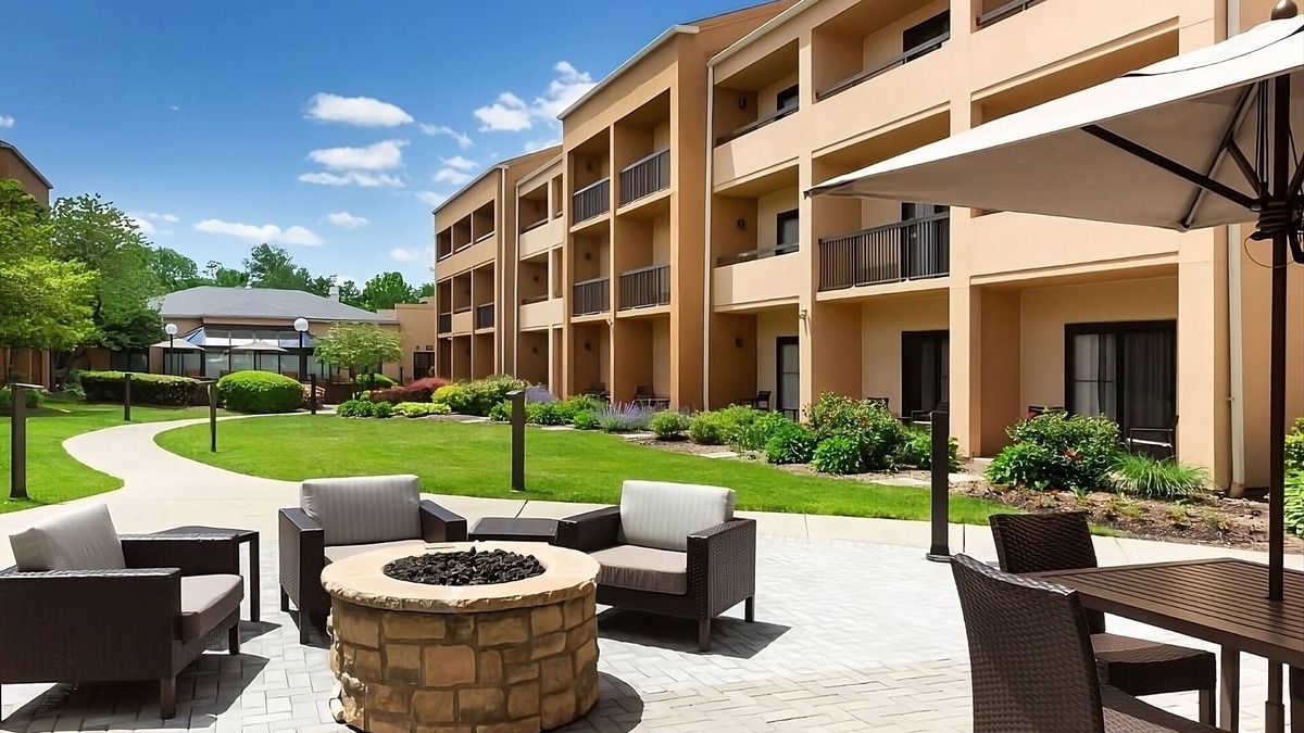 Whippany Hotel | Great Choice in Whippany! Close to Stobaeus Park, Pet-Friendly!